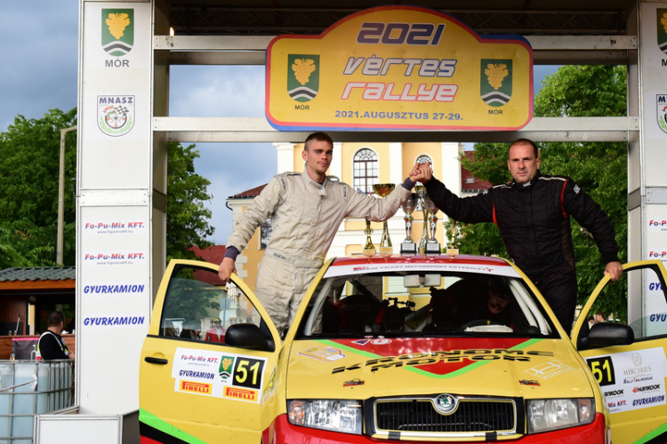 Hibamentes versenyt kívánnék magunknak!