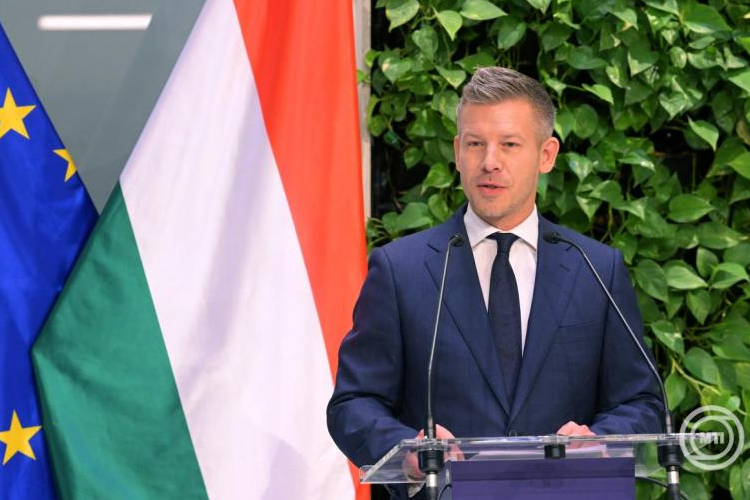 NATO csúcsra utazik Magyar Péter, majd szabadságra megy