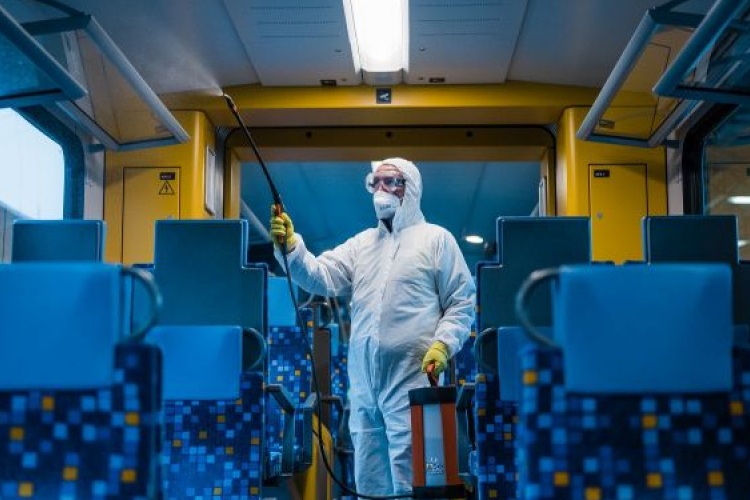 Országos szinten naponta fertőtlenítik a MÁV-csoport összes járművét