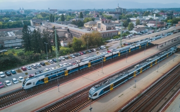 December 13-tól már hét emeletes vonat közlekedik az elővárosi forgalomban