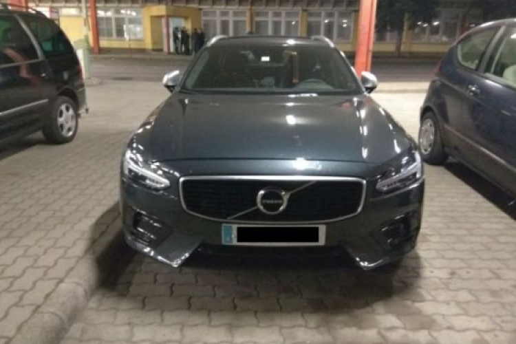 Csak az autó volt valódi, az azonosítói nem