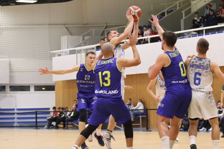 Idegenben továbbra sem megy a Kosársulinak