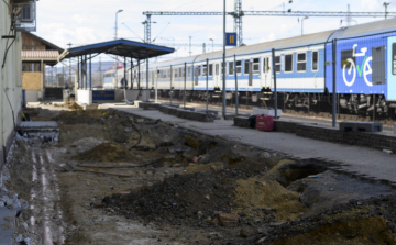 Ütemterv szerint halad Veszprém vasútállomás felújítása