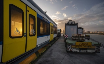 Elindul Magyarországra a második tram-train