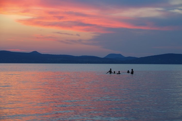 Vészesen fogyatkoznak a Balaton szabadstrandjai