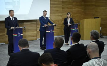 Paks - Magyar Péter: évtizedek óta nem látott mértékű energetikai beruházások indulnak