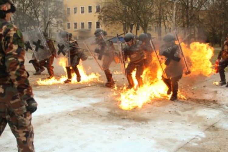 Tömegkezelés gyakorlása