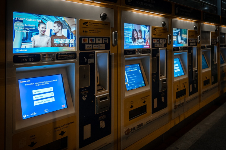 Már száz új típusú automatát telepített a MÁV-START