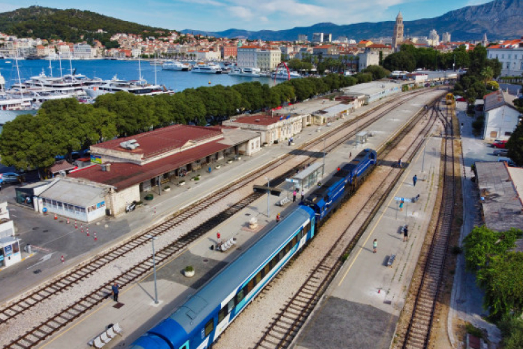 A Budapest és Split közötti nyári Adria InterCity-re érdemes előre megváltani a menetjegyeket