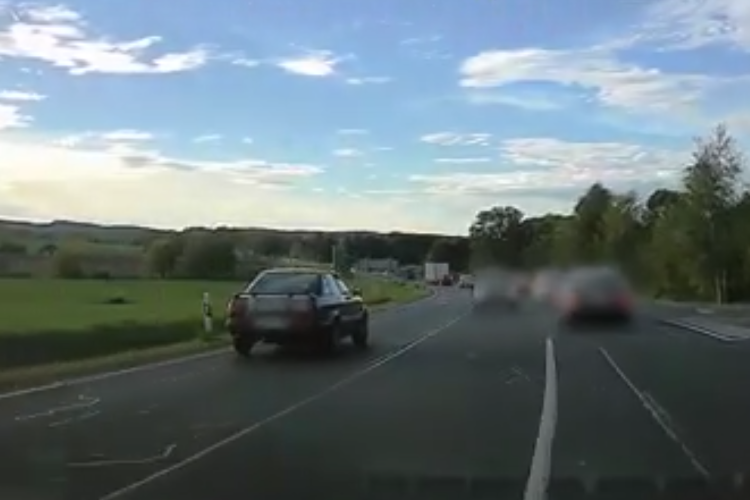 Na, ehhez tényleg pofa kell - Pofátlan(TAN)ítás a 82-es számú főúton