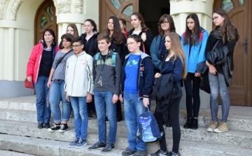 Diákcsoportok emlékeztek a holokausztra a Magyar Tragédia 1944 kiállítóhelyen