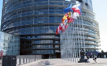 Az EP nemet mondott az EU hosszú távú költségvetésére és tárgyalni akar