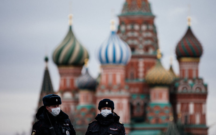 Koronavírus - Négy hónappal ezelőtti szintre csökkent a fertőzés terjedése Oroszországban