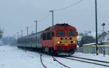 Karácsony előtt mentesítő vonatok is segítik a hazautazást