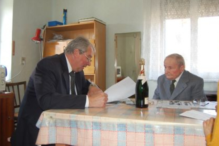 Marosi Mihályt 90. születésnapján köszöntötte Dr. Kószó Péter alpolgármester