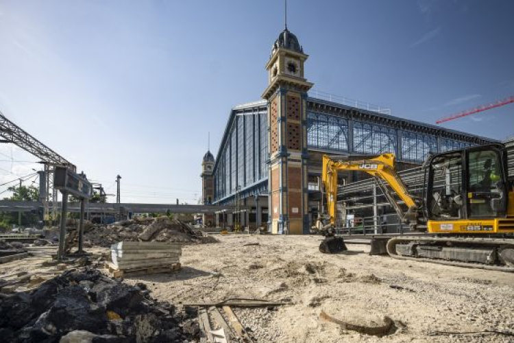 Félidejéhez ért a Nyugati karbantartása