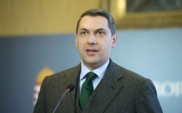 Lázár János országgyűlési képviselőjelölt választási fórumokat tart