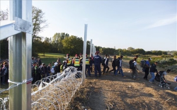 Bulgáriában felére csökkent az illegális bevándorlók száma a kerítés hatására