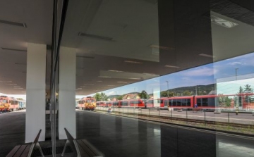 Menetrendi változások lépnek életbe – Már az előszezonban is több vonat jár majd a Balatonra –
