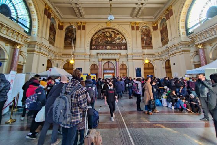 A Záhonyból induló humanitárius különvonatok a Keleti pályaudvarra érkeznek