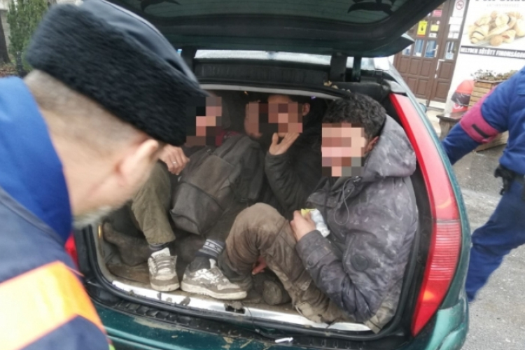 Több mint száz határsértővel szemben intézkedtek a hétvégén