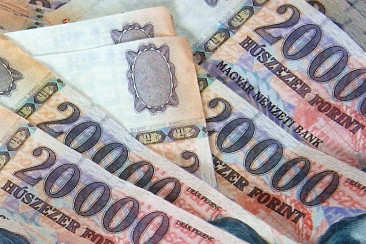 Ennyi megtakarításuk van a fiataloknak