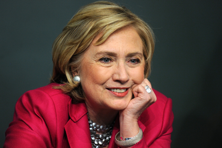 Veresége óta először a nyilvánosság előtt Hillary Clinton