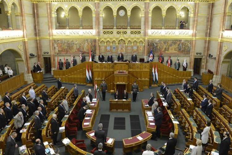 Az Alkotmánybíróság hiányzó tagjairól és elnökéről dönt a parlament