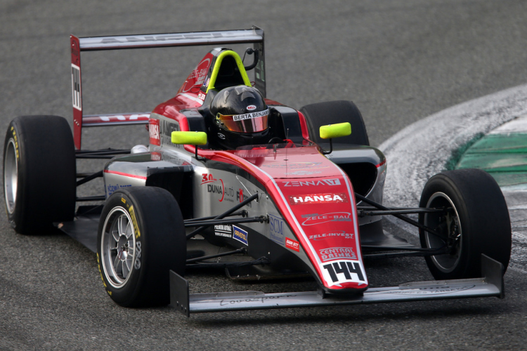 Évadzáró legendás olasz pályán